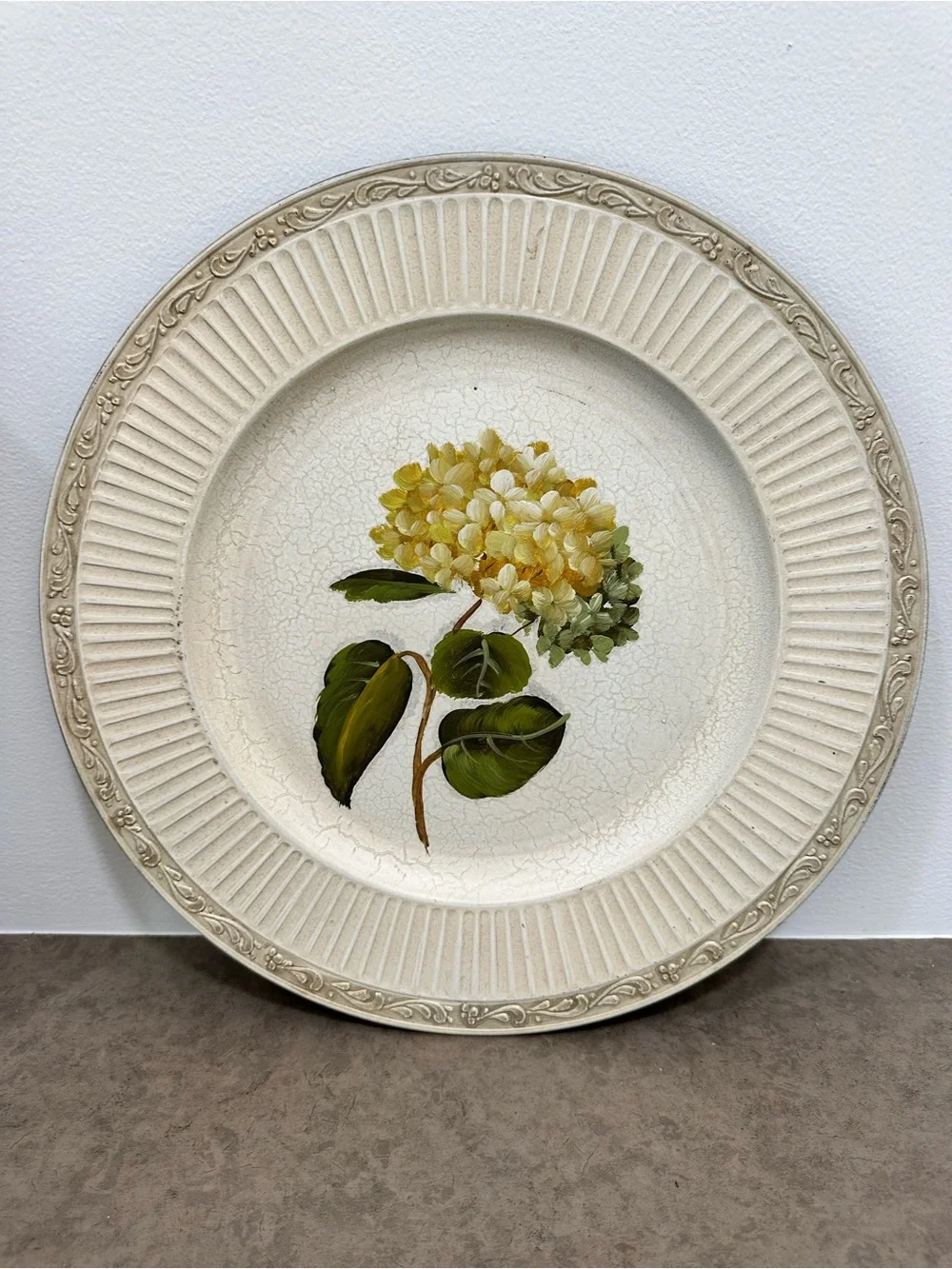 Set 3 Floral Hydrangea Decorative Wall Plates Cream, Pink, Blue, Yellow Fluted